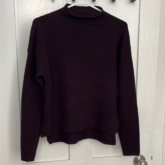Dynamite thin knit sweater - Picture 1 of 2